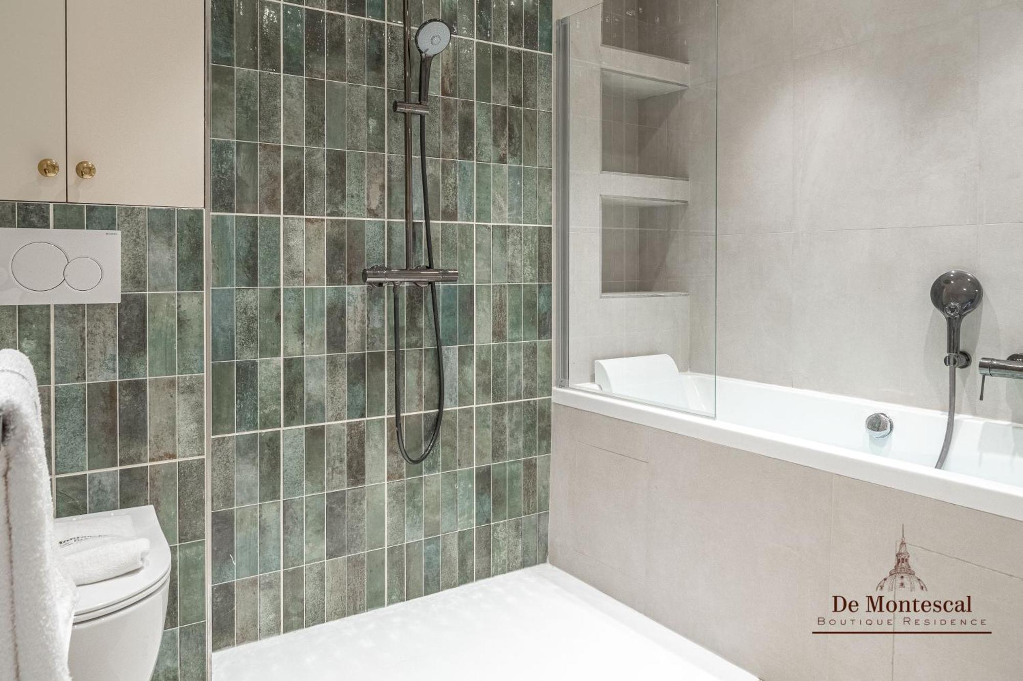De Montescal - Hot Tub And Ac Cosy Apartment A Prime Location 40M2 Paris Exterior photo